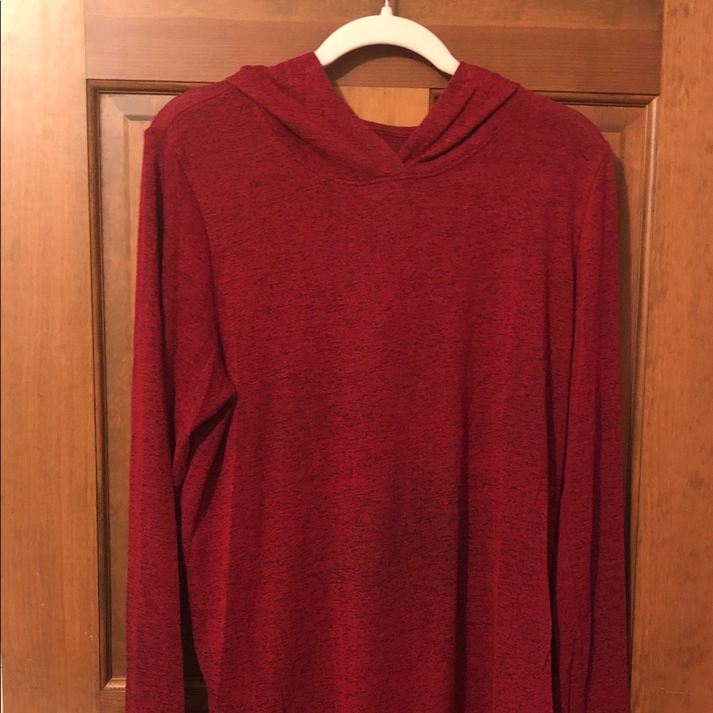 Cuddl Duds SoftKnit Red Top With Black Specks